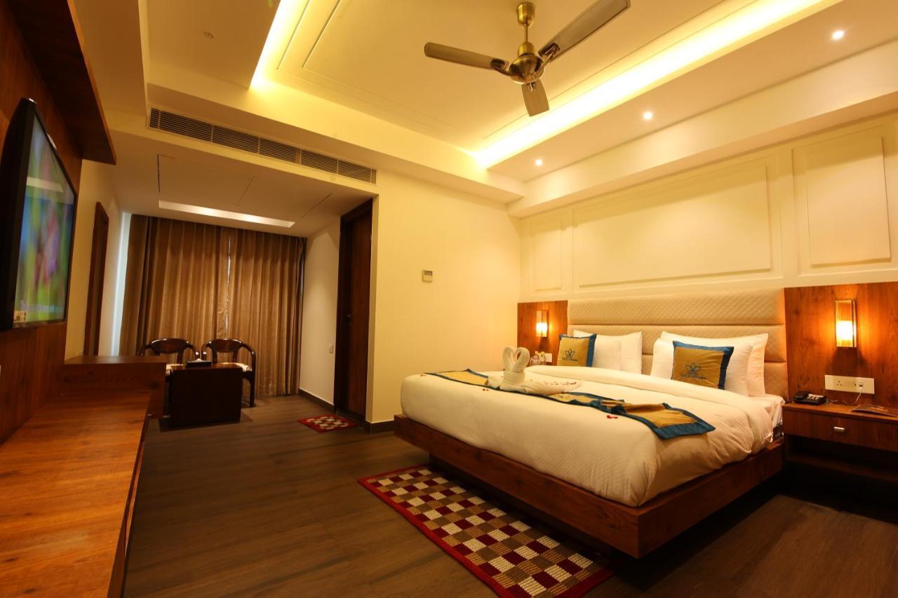 Hotel Holy Vivasa Rishīkesh Esterno foto